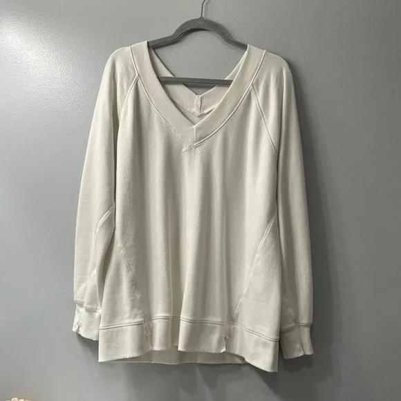 Aerie Cream V-Neck Sweatshirt - Picture 1 of 3